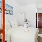 Guest house Black Pearl Tisno