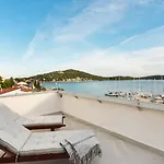 Black Pearl Guest house