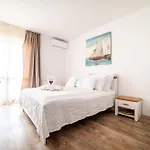 Guest house Black Pearl Tisno