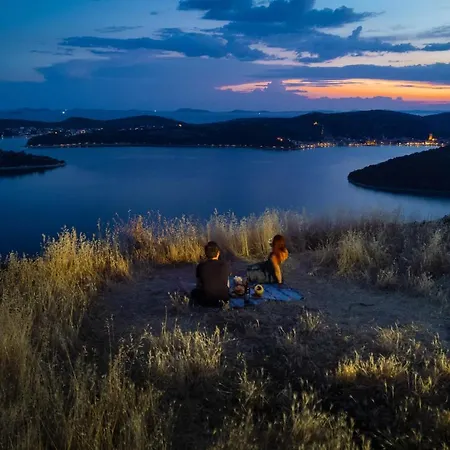 Black Pearl Gostinjska kuća Tisno