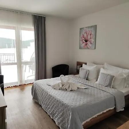 Guest house Black Pearl Tisno