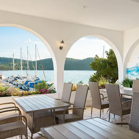 Black Pearl Guest house 3*