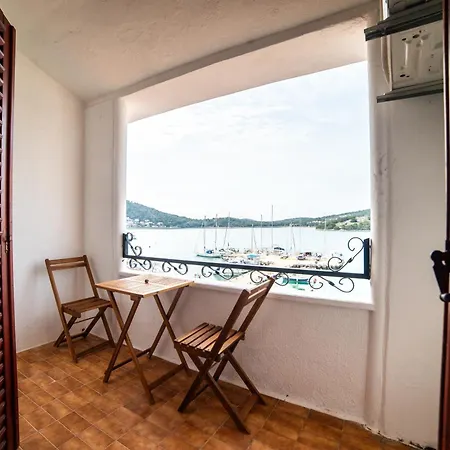 Black Pearl Guest house Tisno