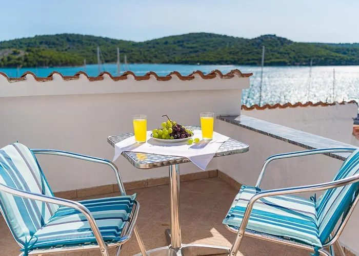 Black Pearl Gasthuis 3*